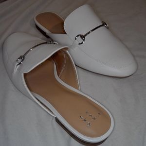 Woman's Kona Slip On Loafer Mules